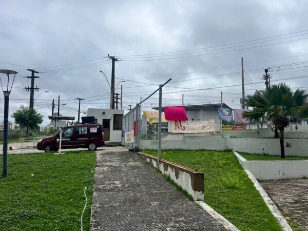 Prédio do IMD foi trancado nesta sexta-feira e não teve atividades — Foto: Vinícius Marinho/Inter TV Cabugi