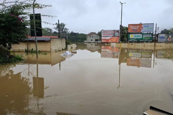 Chuvas em Santa Catarina deixam quase 700 desabrigados. Imagem: Reprodução