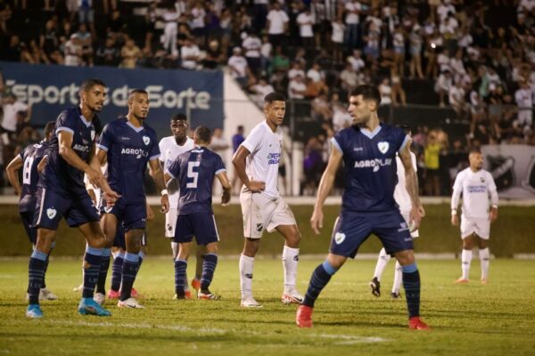 ABC foi derrotado pelo Londrina no último jogo em casa — Foto: Rennê Carvalho/ABC