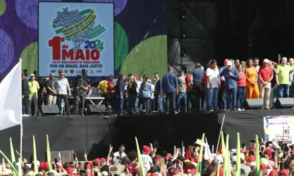 São Paulo (SP) 01/05/2024 - Presidente Lula participa do Ato das Centrais Sindicais do Dia do Trabalhador, na Arena Neo Quimica do Corinthians.Foto: Paulo Pinto/Agência Brasil