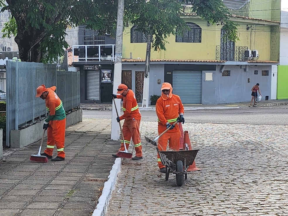 Limpeza garis em Natal RN — Foto: Divulgação/Urbana/Arquivo
