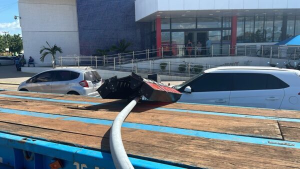 Semáforo foi derrubado na BR-110 em Mossoró — Foto: Cedida