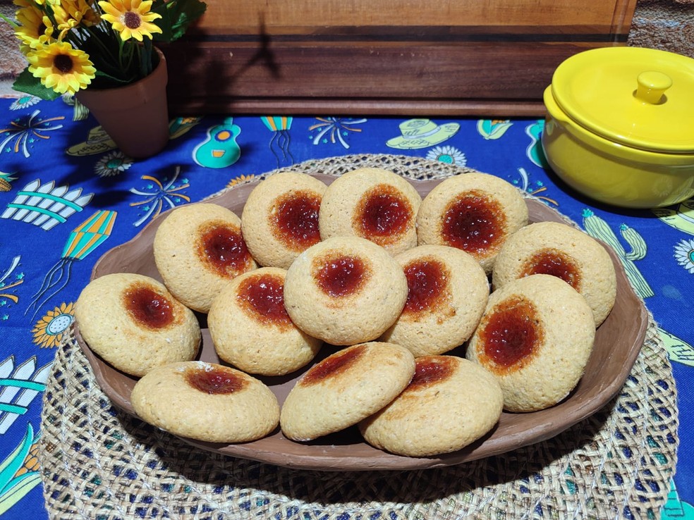 Broa de fubá com goiabada — Foto: Divulgação