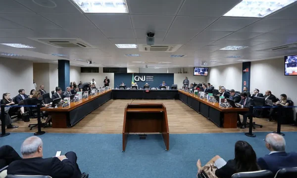 Brasília - A ministra Cármen Lúcia convocou reunião extraordinária do Conselho Nacional de Justiça para apresentar ao ministro da Segurança Pública, Raul Jungmann, o Cadastro Nacional de Presos (Luis Silveira/Agência CNJL)