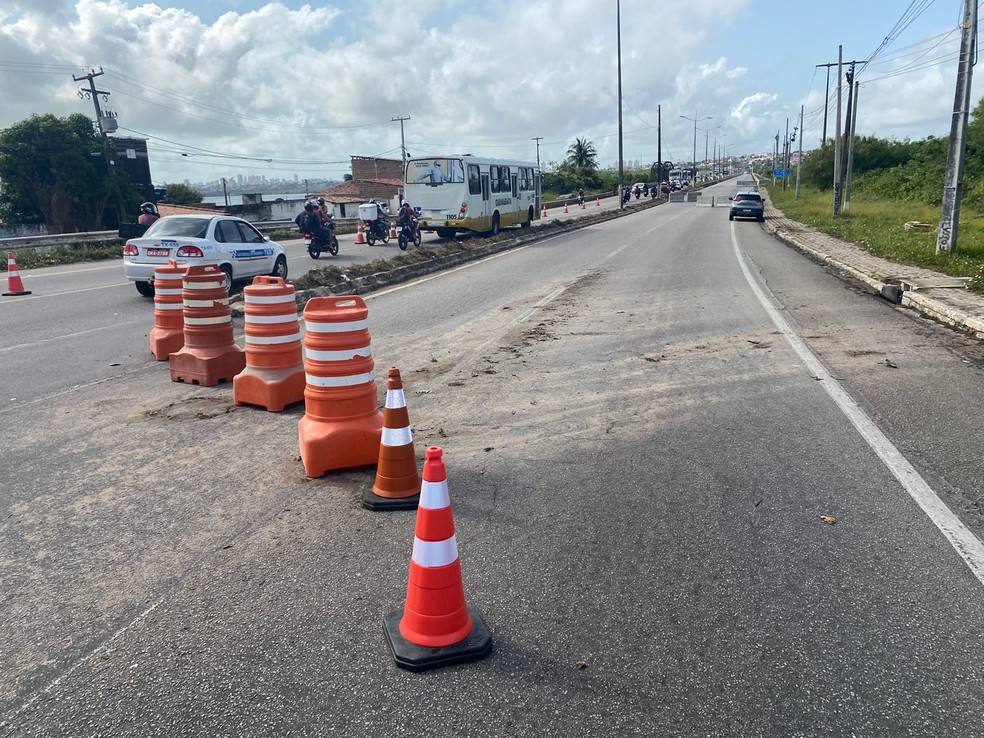 Ponte de Igapó no início da interdição — Foto: Pedro Trindade/Inter TV Cabugi