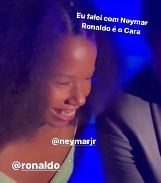 Victoria Barros compartilhou o momento que Ronaldo ligou para Neymar — Foto: Reprodução