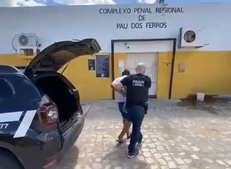 Suspeito foi preso em flagrante em delegacia de Pau dos Ferros — Foto: Divulgação/Polícia Civil