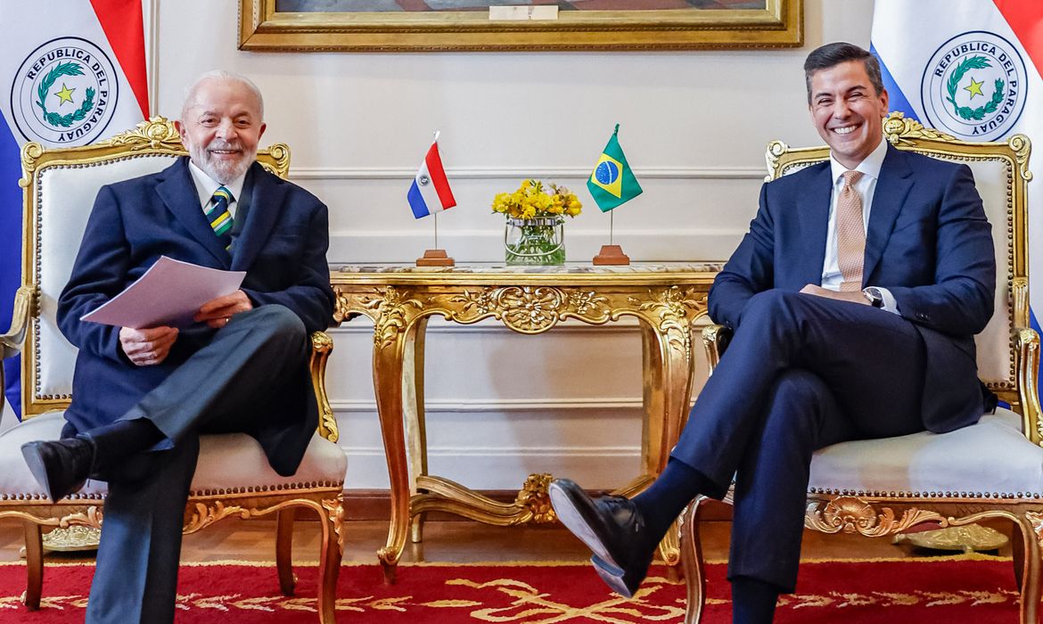 Assunção (PY) 08.07.2024 - Presidente da República, Luiz Inácio Lula da Silva (e), durante encontro com o Presidente da República do Paraguai, Santiago Peña, no Palácio de Córtez (d). Assunção - Paraguai.  Foto: Ricardo Stuckert / PR