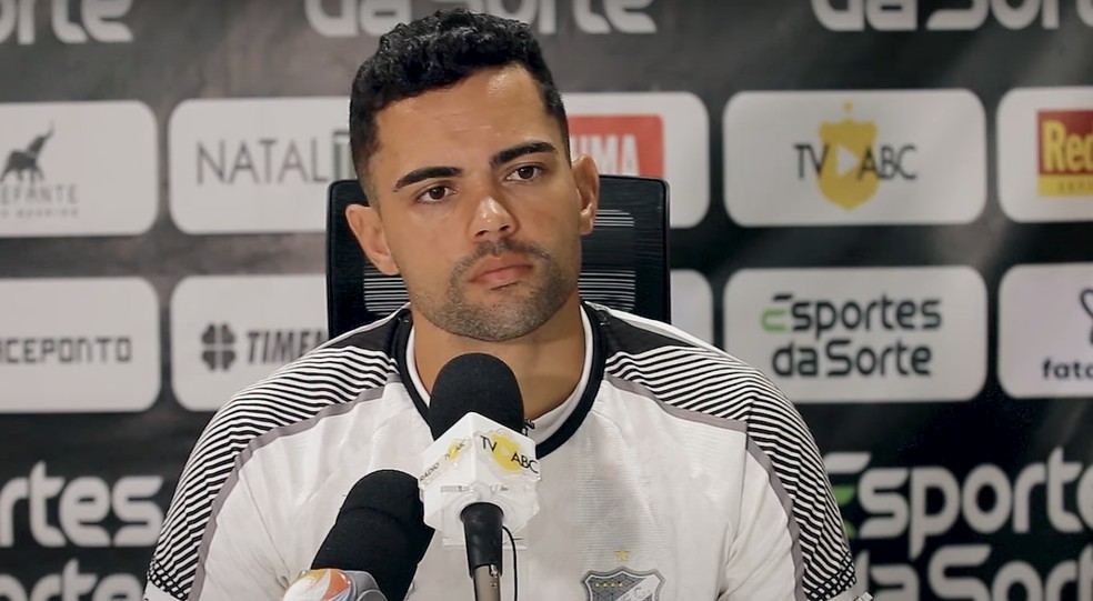 Richardson afirma que ABC precisa melhorar rendimento dentro de casa — Foto: TV ABC