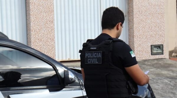 Suspeito de sequestrar e torturar idosos é preso após troca de tiros com a Polícia em Paramirim — Foto: Polícia Civil/Divulgação