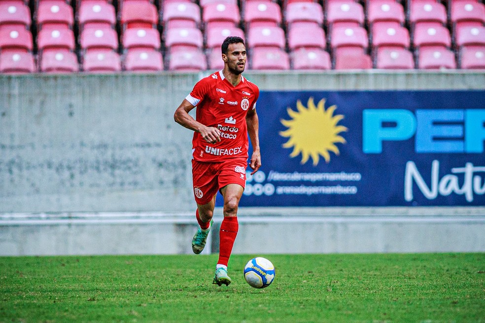 Rafael Jansen seguirá no América-RN em 2025 — Foto: Gabriel Leite