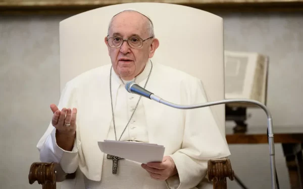 Bênção de Páscoa: Papa Francisco pede paz e diz que toda guerra é absurda | Foto: Handout/Vatican Media/AFP