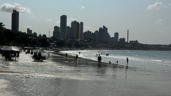 Praia de Ponta Negra, em Natal, onde ocorrerá a engorda — Foto: Kleber Teixeira/Inter TV Cabugi