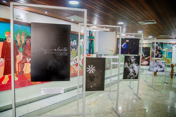 Exposição fotográfica em homenagem ao Dia dos Pais na Assembleia Legislativa do RN — Foto: Divulgação