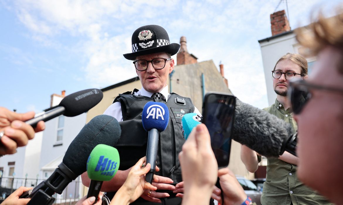 Polícia em Southport
31/7/2024   REUTERS/Belinda Jiao