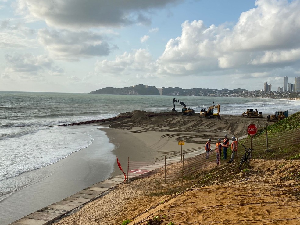 Obra da engorda de Ponta Negra é retomada — Foto: Pedro Trindade/Inter TV Cabugi